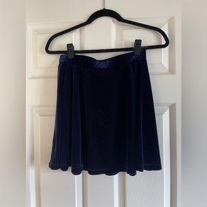 Short midnight blue velvet skirt!